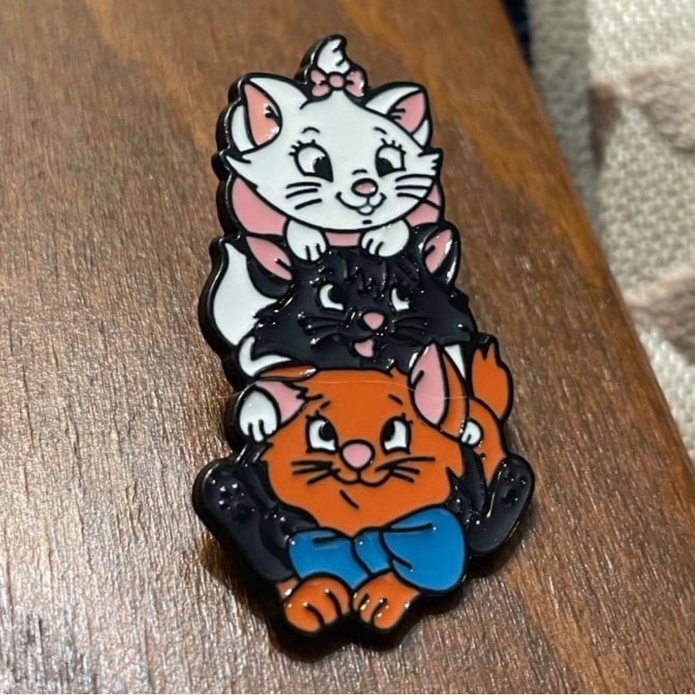 Dlsney The Aristocats “Marie, Berlioz, and Toulouise” Enamel Pin